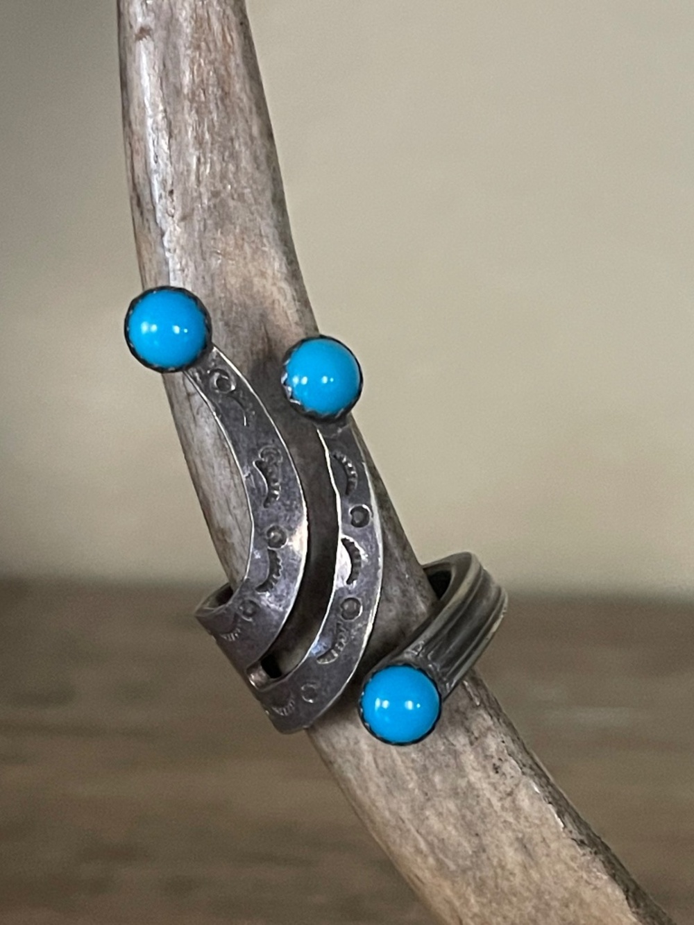 Southwestern-style silver bypass ring